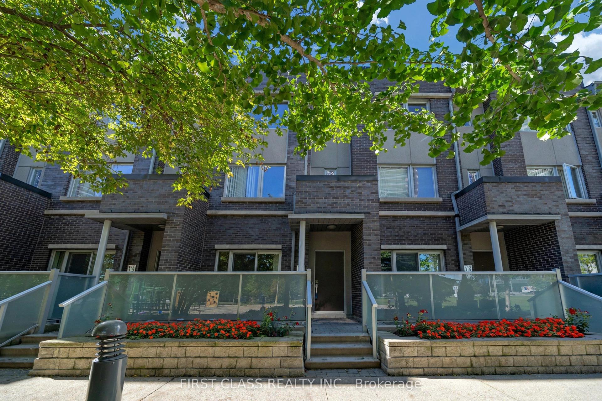 310 Village Green Square 14 #14, Toronto — Condo Town for sale, photo 1