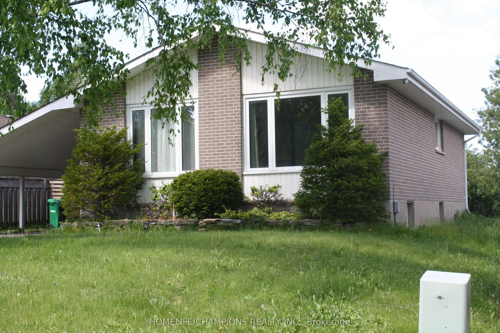 711 OTONABEE Drive — photo 1