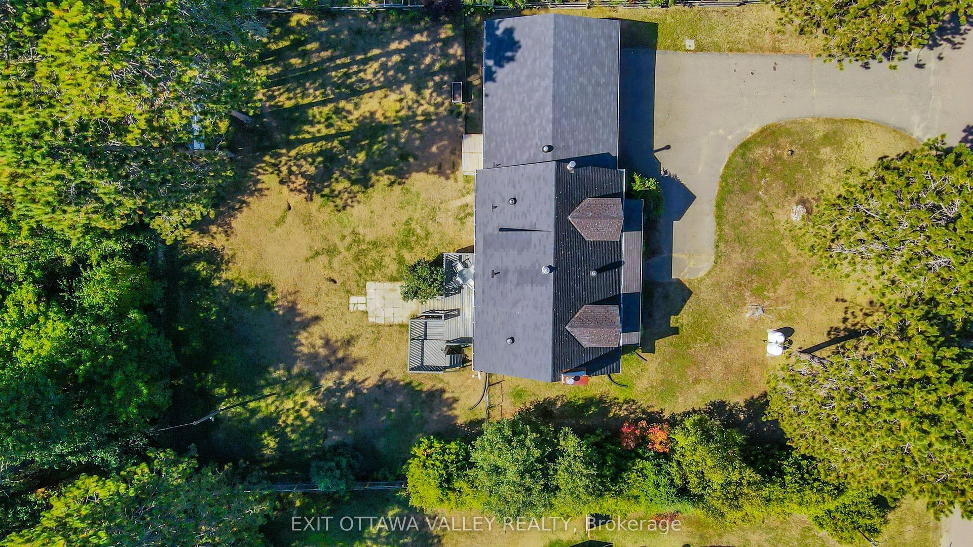 23 Sprucedale Avenue, Madawaska Valley — Detached for sale, photo 1