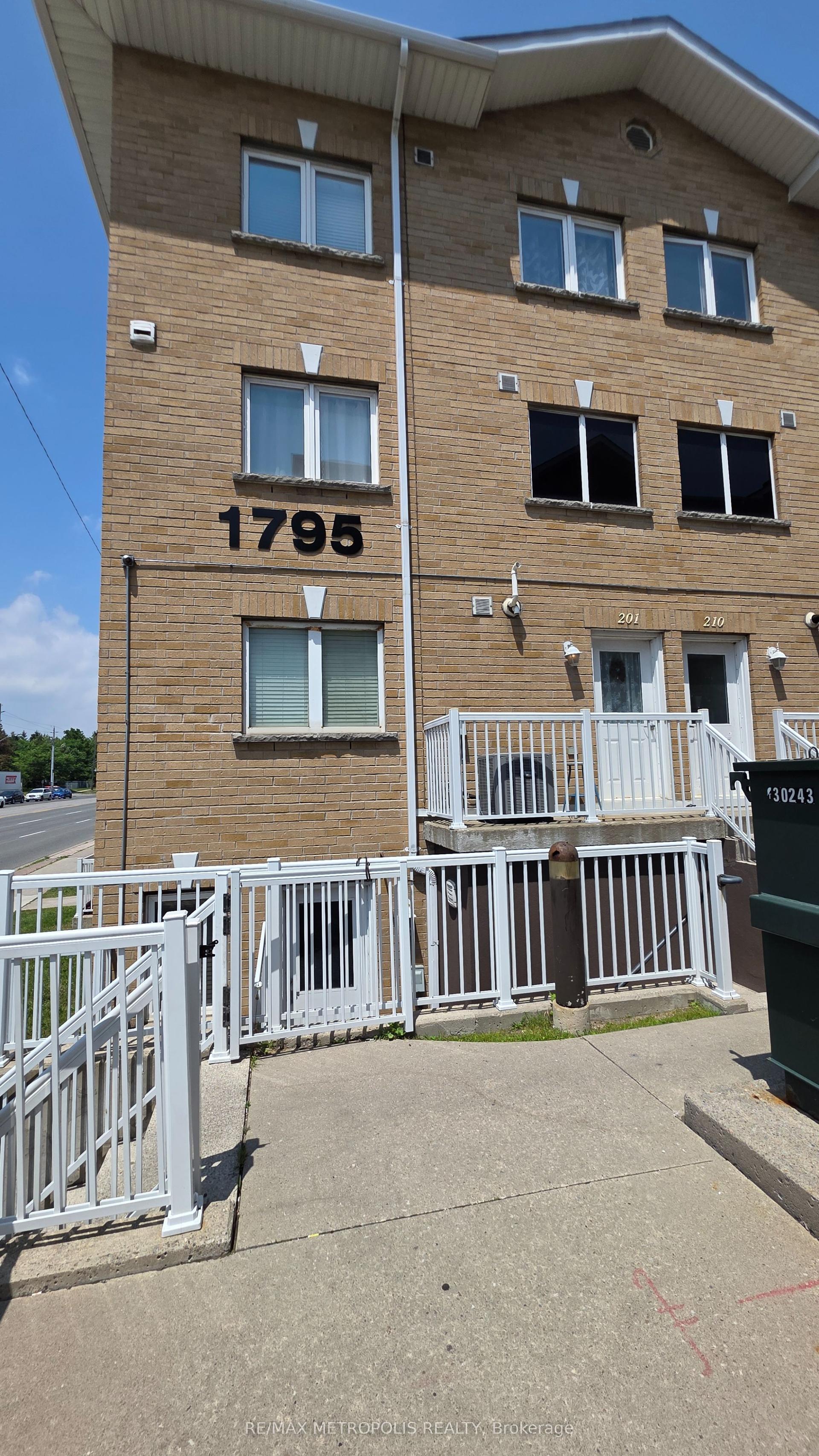 1795 Markham Road E 210 #210, Toronto — Condo Town for lease, photo 1
