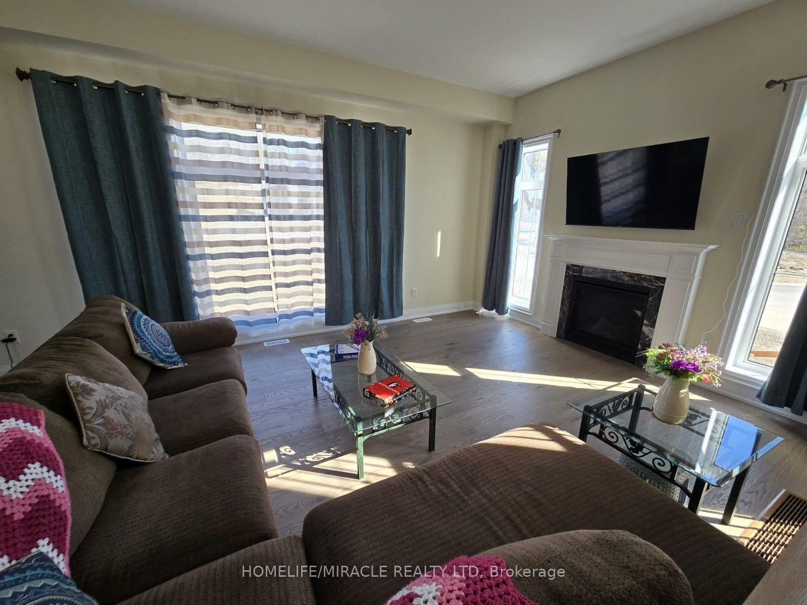 6 Aldwinckle Avenue, Oro-Medonte — Detached for lease, photo 1