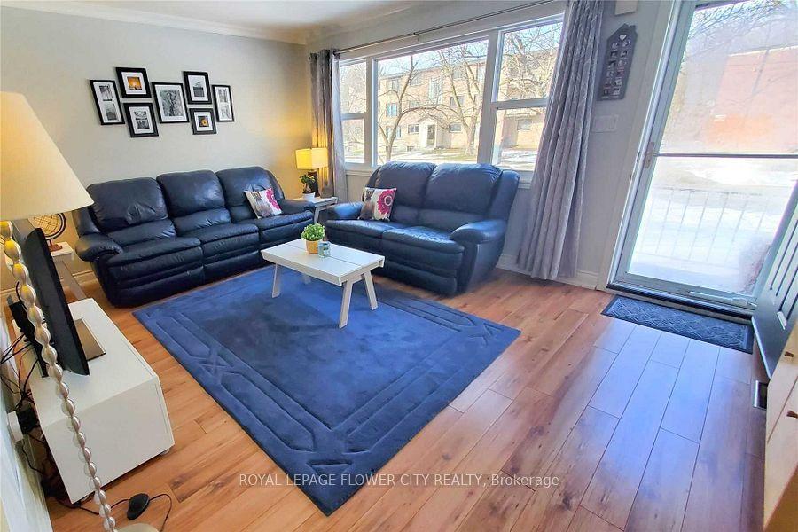 89 Barbara Crescent — photo 1
