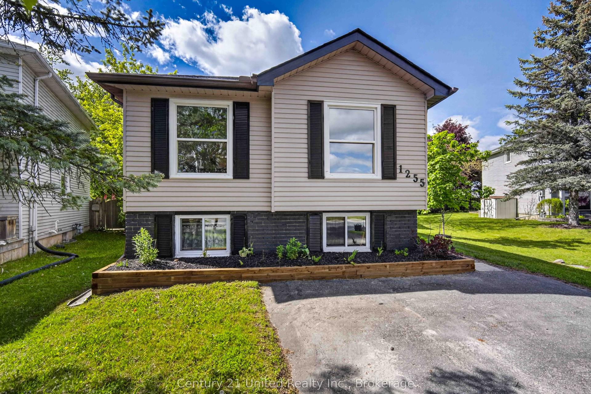 1255 Huntington Circle — photo 1
