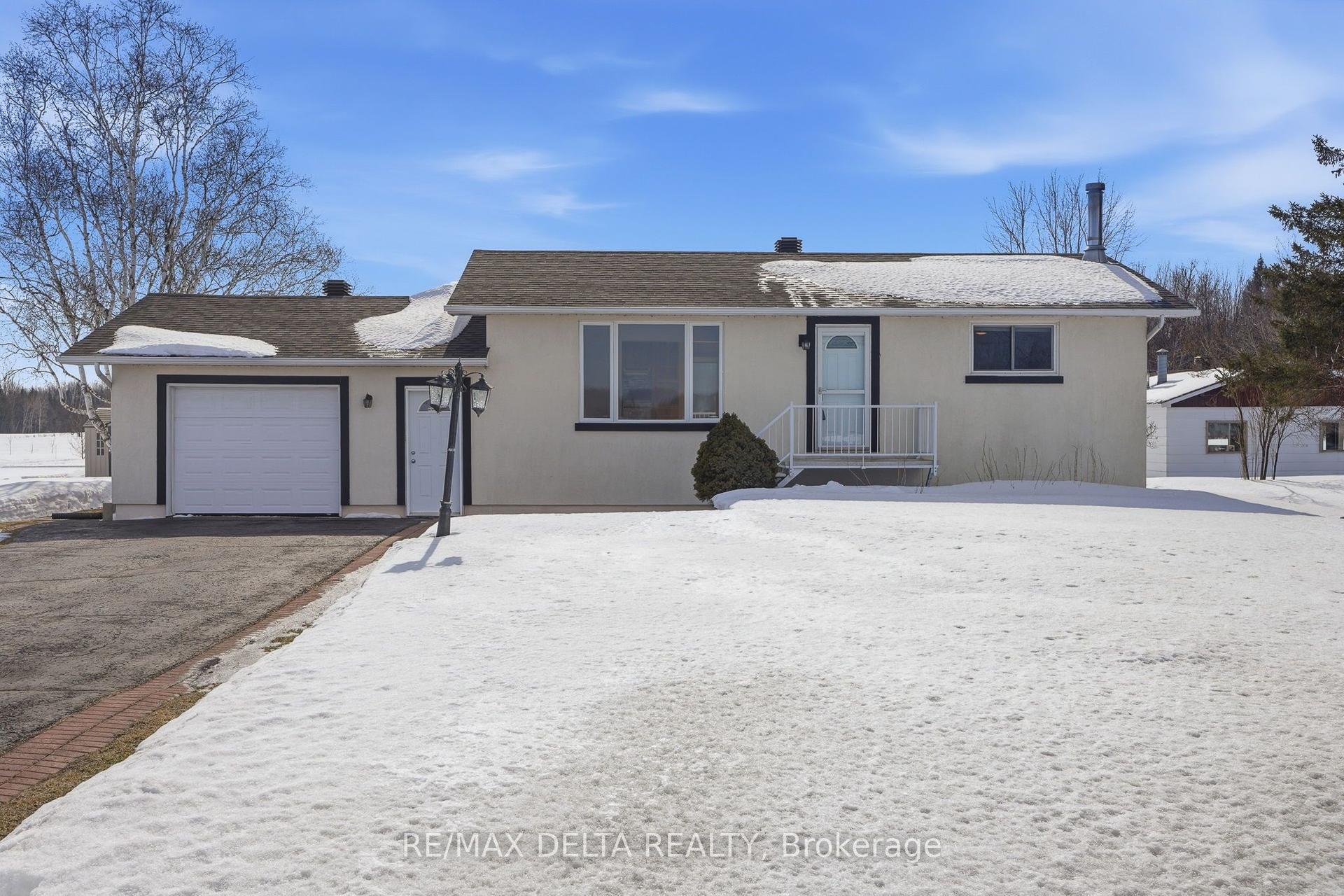 698 Baseline Road — photo 1