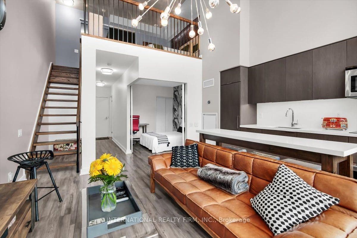 5 Hanna Avenue 318 #318 — photo 1