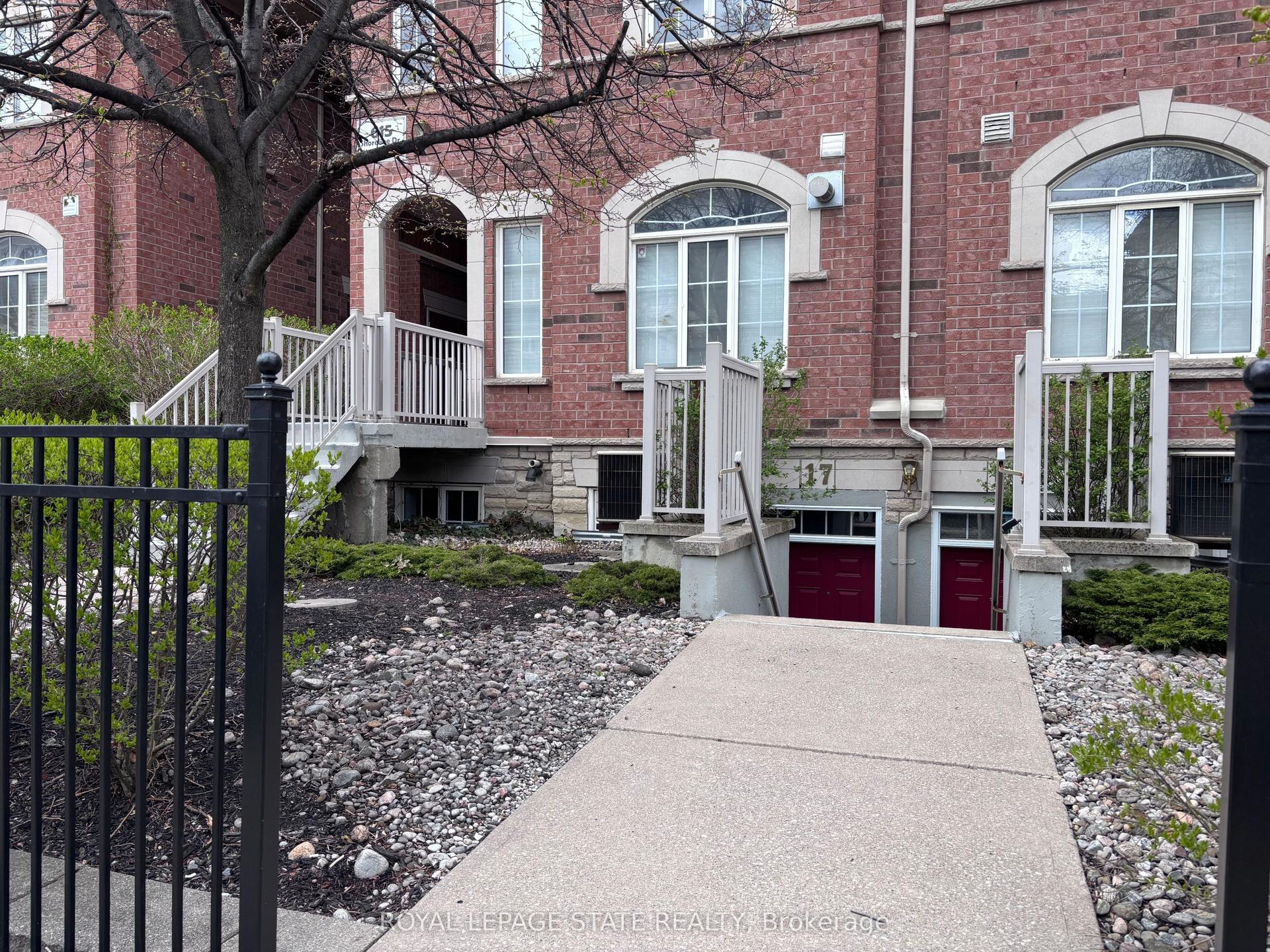 615 Shoreline Drive 17 #17, Mississauga — Condo Town for sale, photo 1