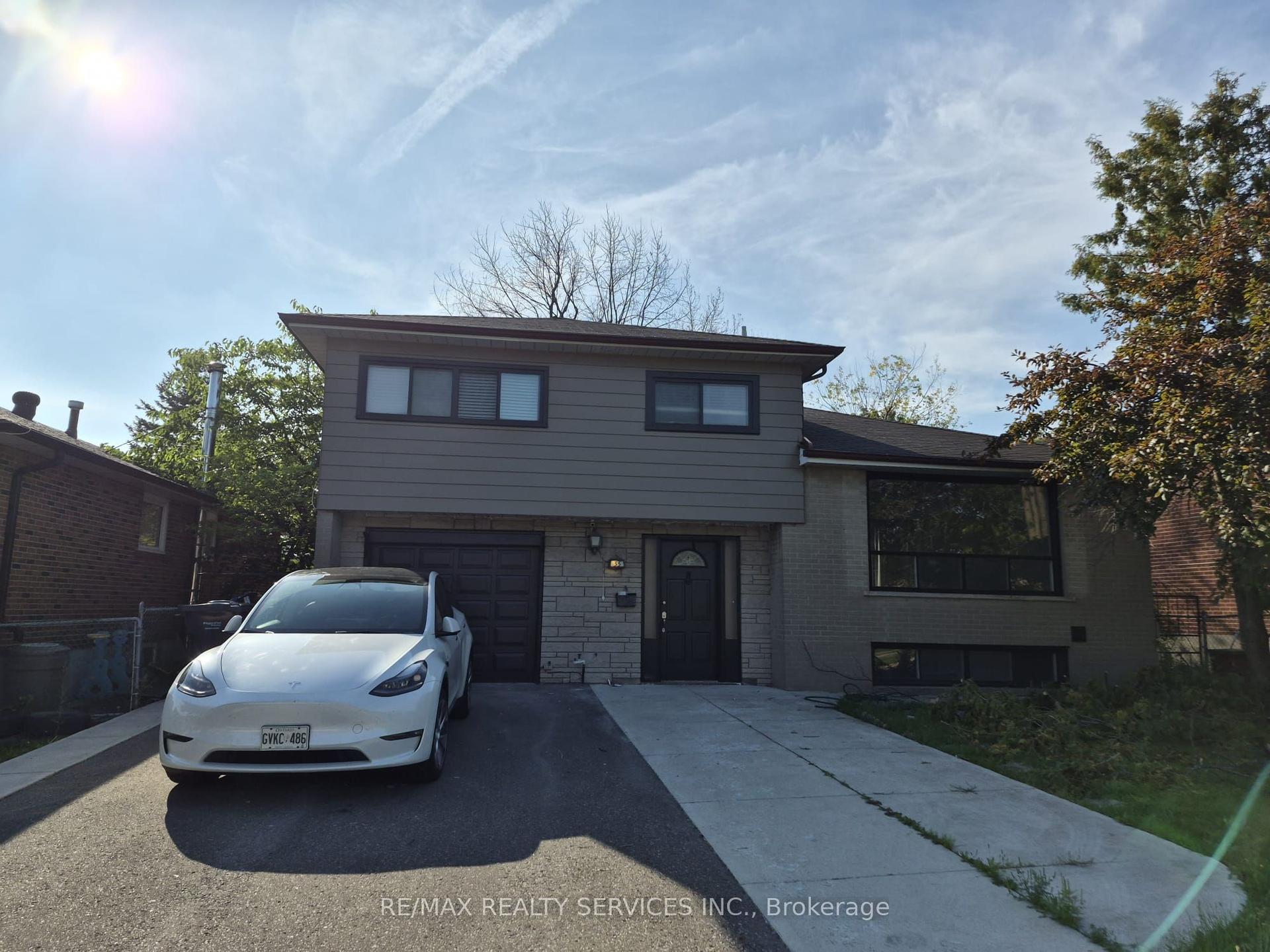 35 Jersey Avenue, Brampton — Detached for lease, photo 1