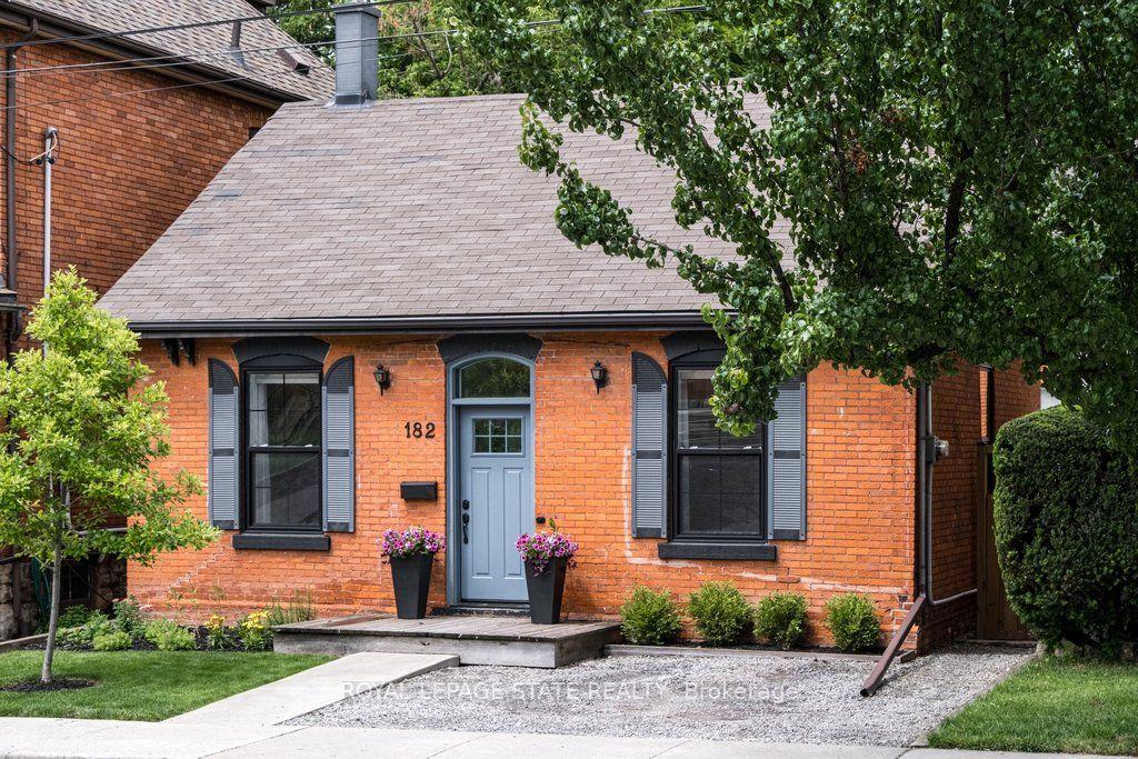 182 Charlton Avenue W — photo 1