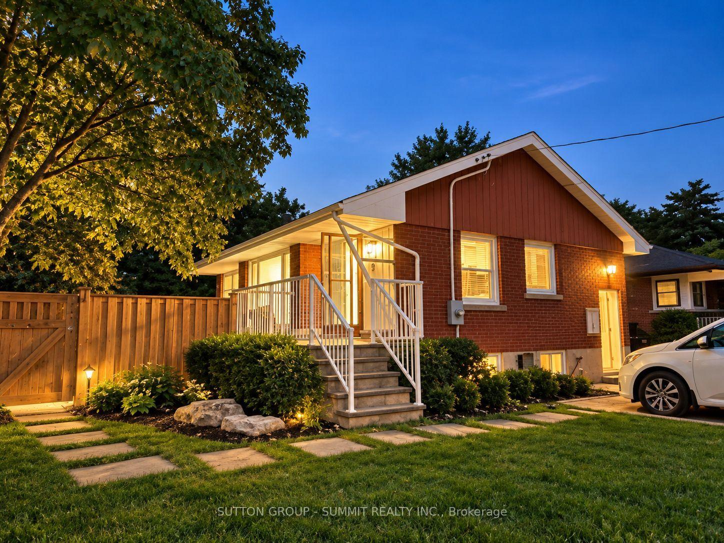 9 Grenadier Drive, Hamilton — Detached for lease, photo 1