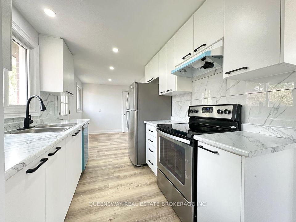 7 Leaside Drive Main #Main — photo 1