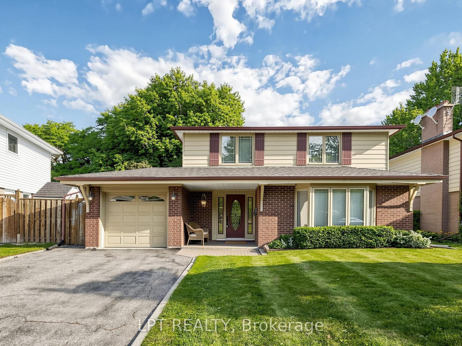 70 Roberts Crescent, Brampton — Detached for sale, photo 1