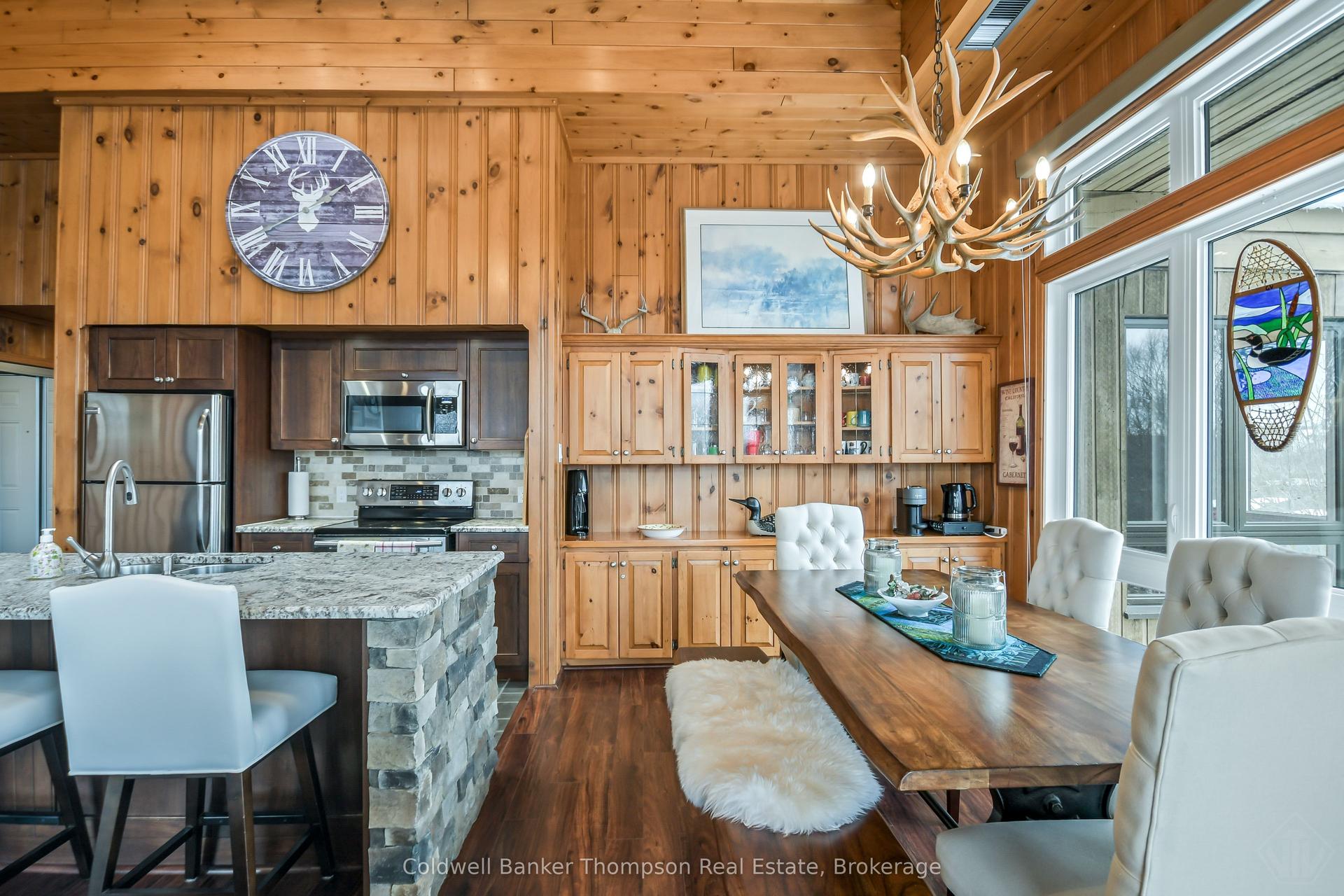 22-301 Oakridge Deerhurst Drive — photo 1