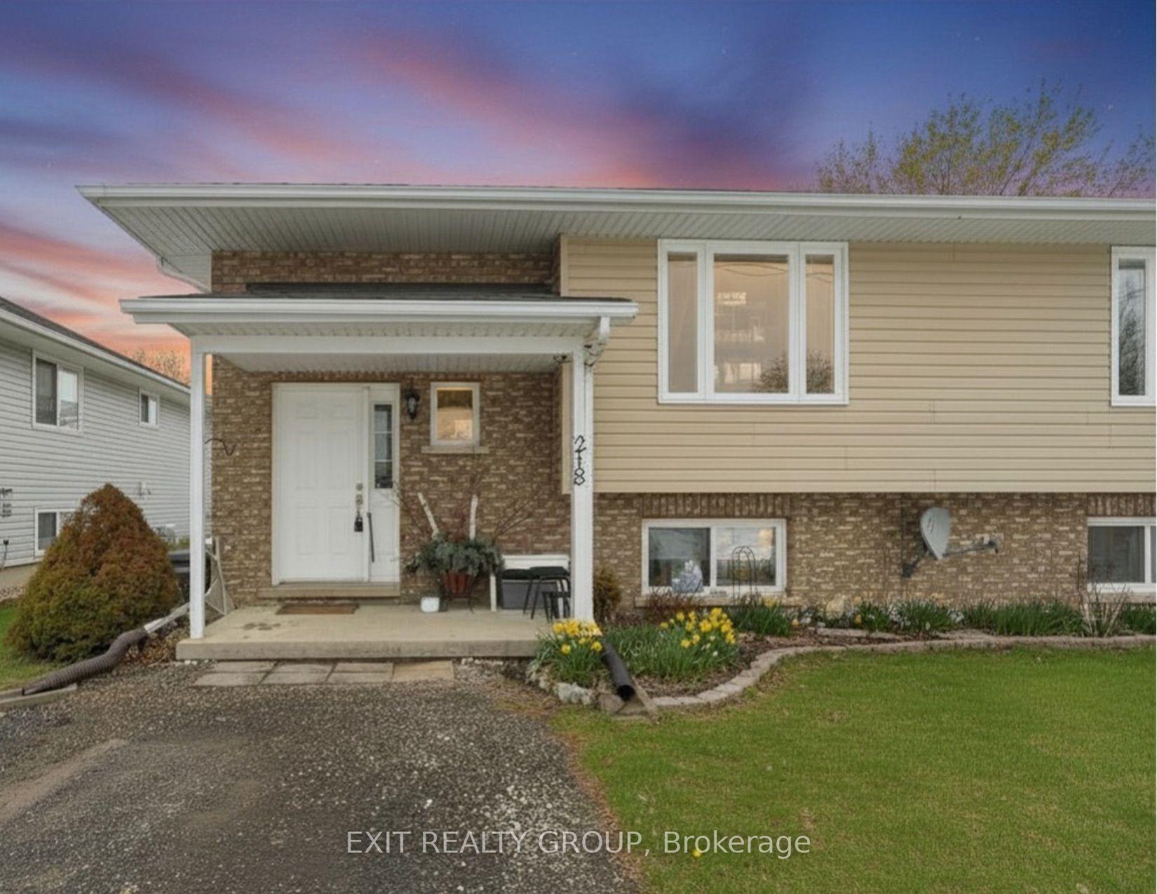 218 Brant Street — photo 1