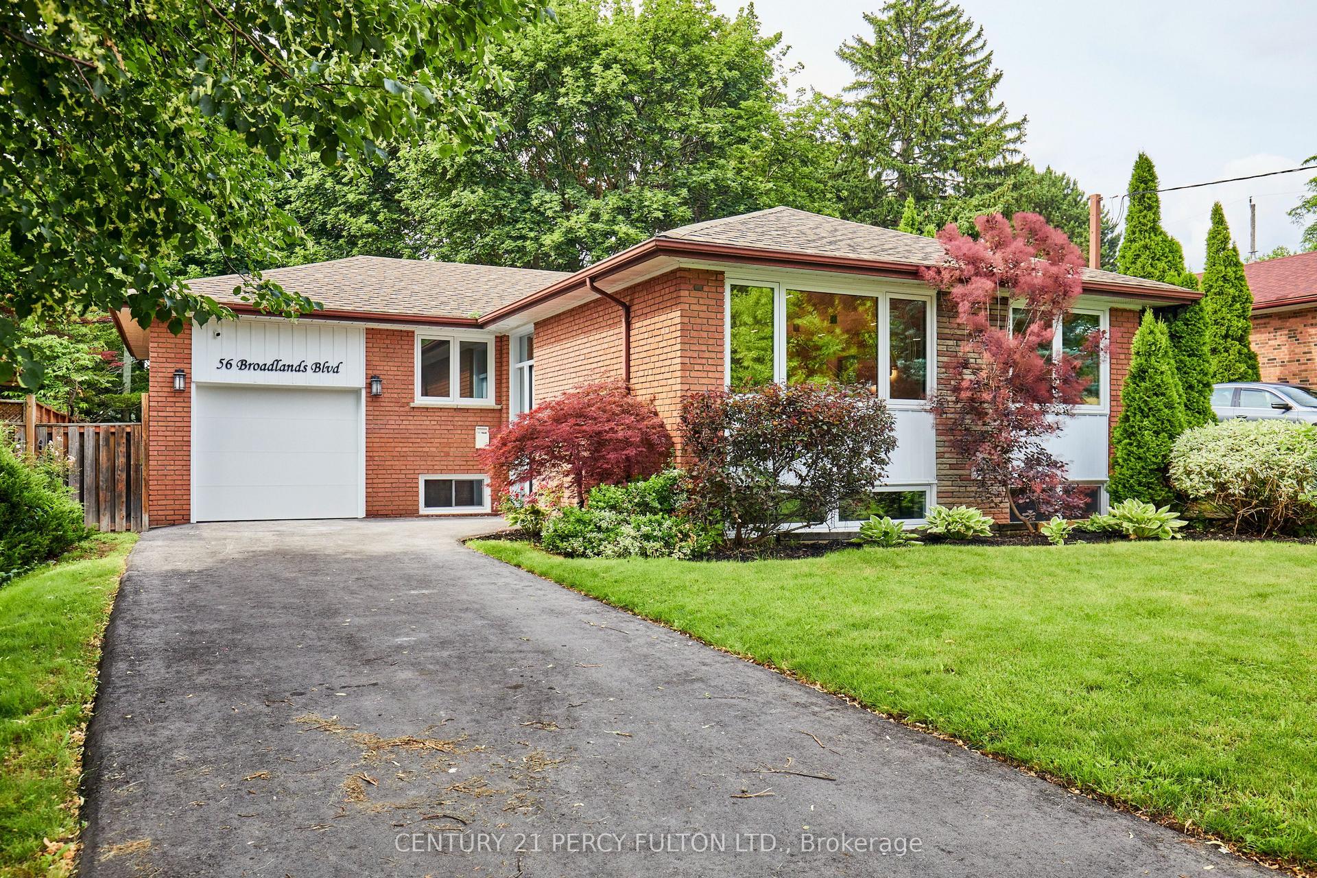 56 Broadlands Boulevard — photo 1