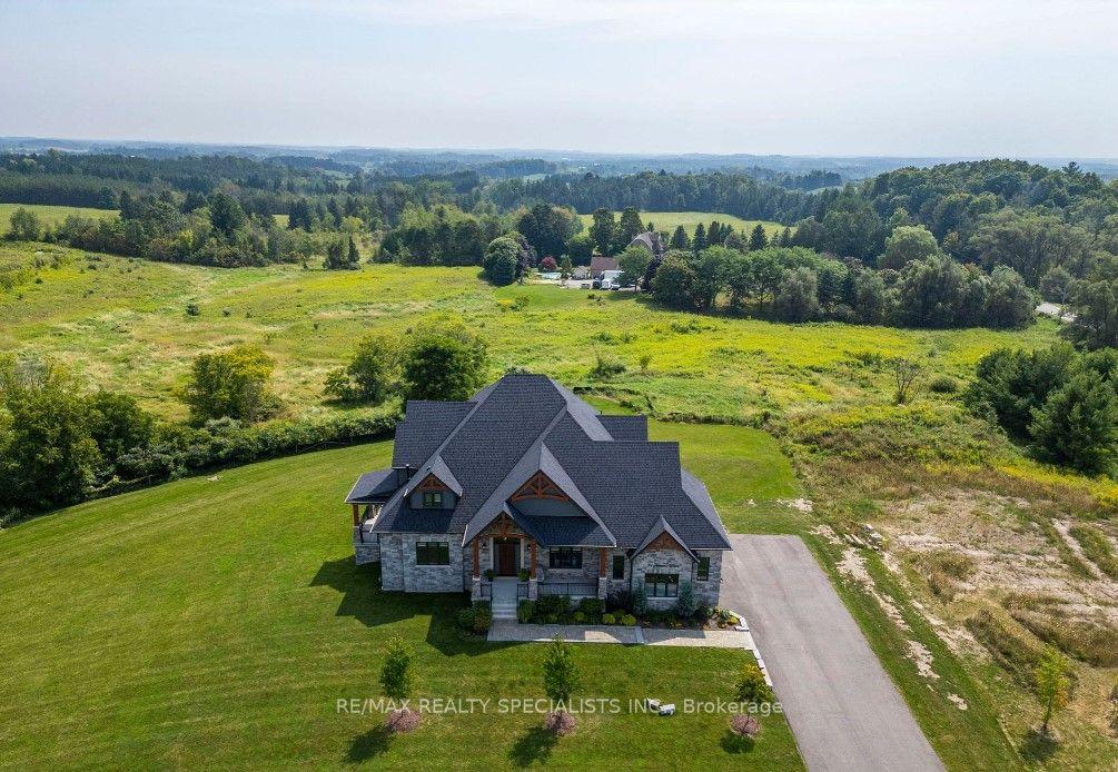 31 Ferrara Drive — photo 1