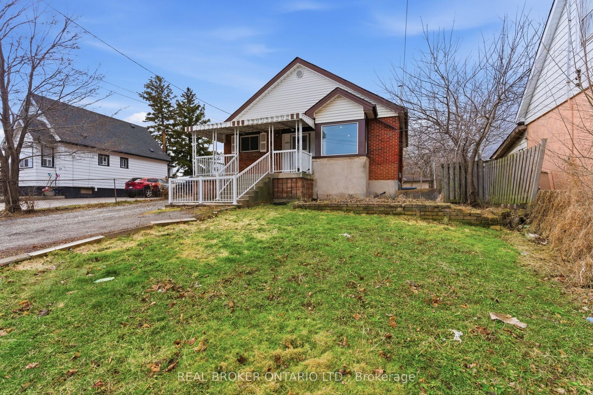 880 LAWRENCE Road — photo 1