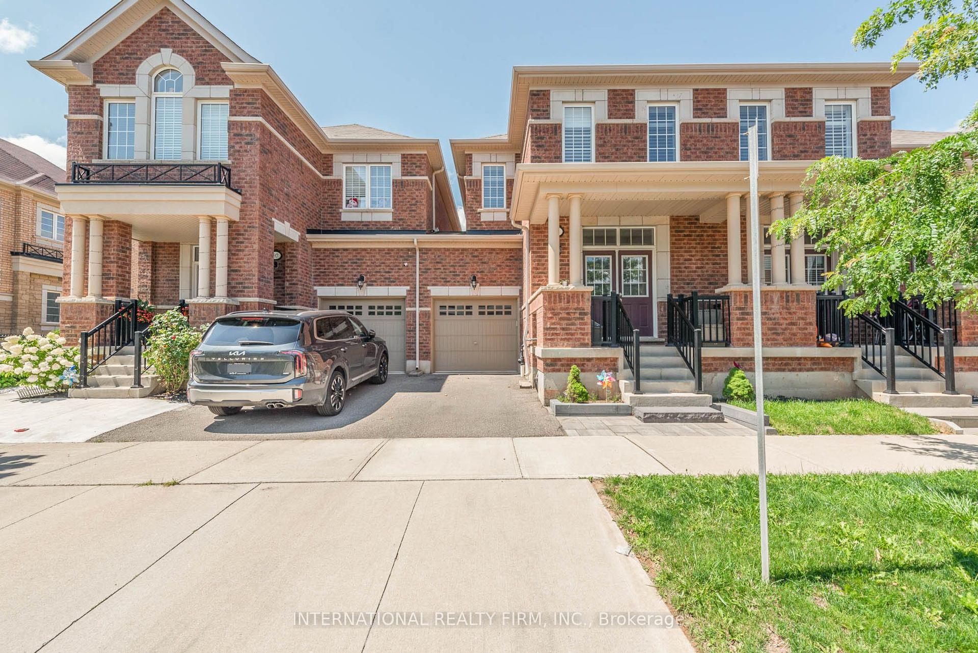 99 Huguenot Road — photo 1