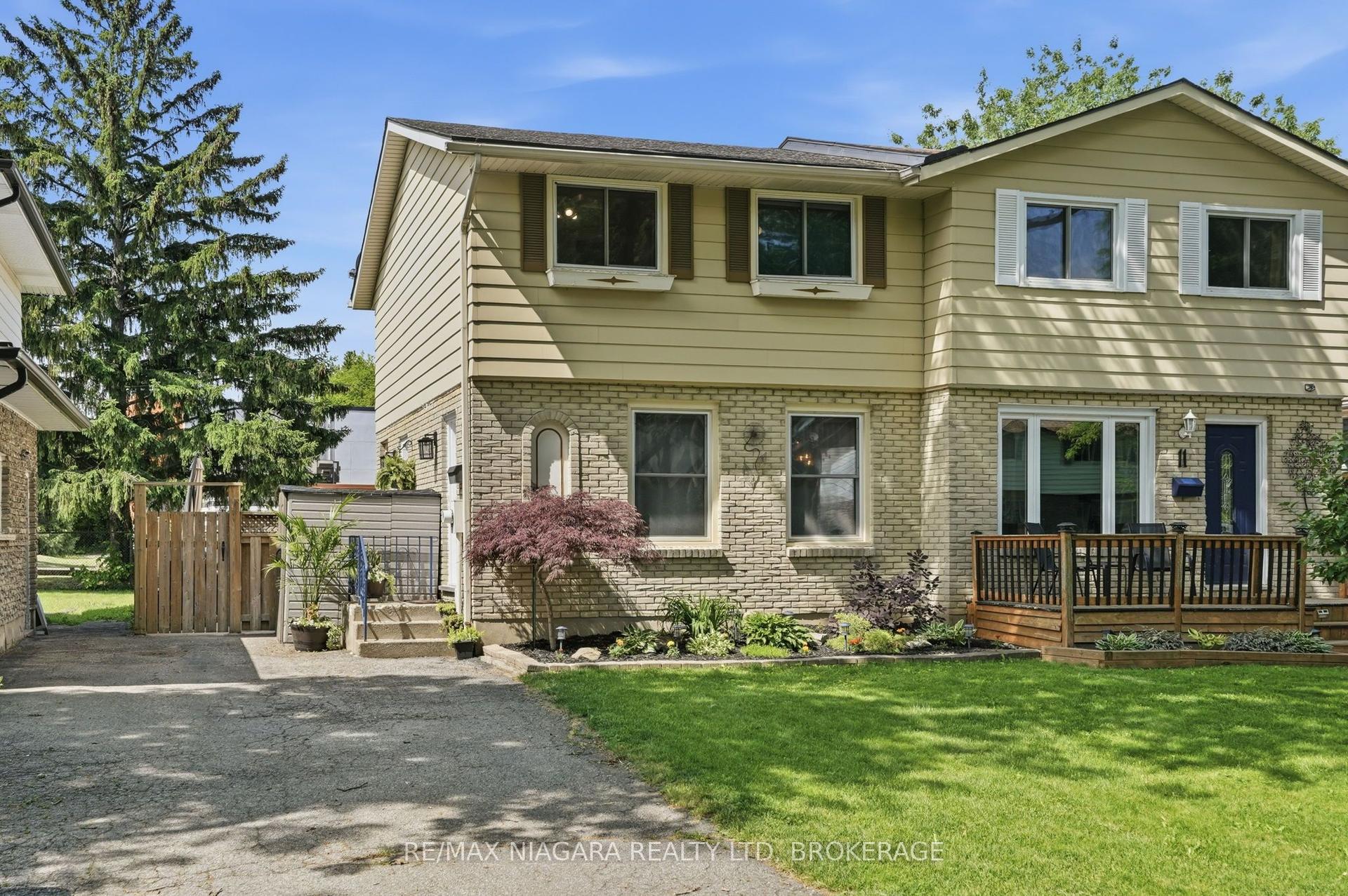 9 Lafayette Drive — photo 1