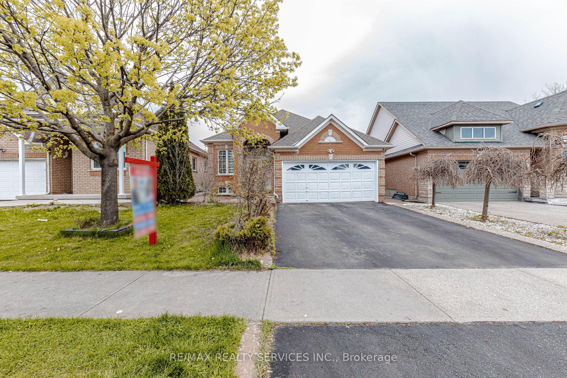 3 Orchid Drive, Brampton — Detached for sale, photo 1