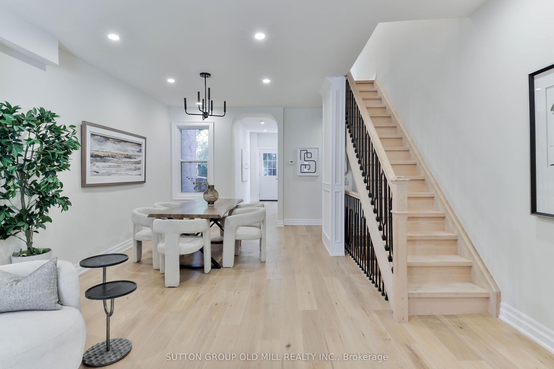 28 Eastmount Avenue, Toronto — Semi-Detached for sale, photo 1