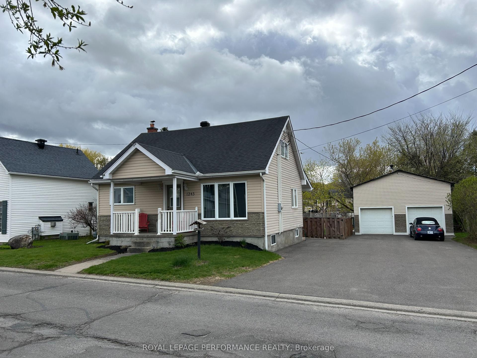 1245 S Alma Street S — photo 1