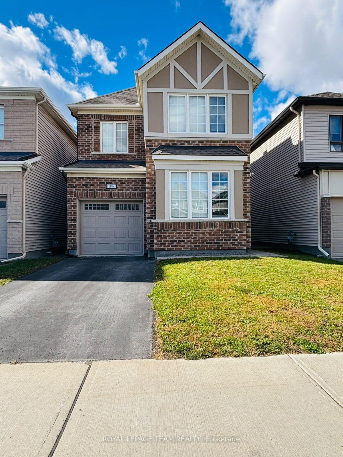 1096 Apolune Street, Barrhaven — Detached for lease, photo 1