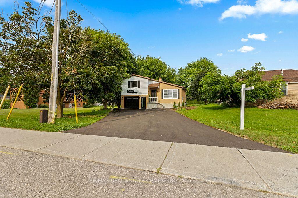 1030 Yonge Street S, Brockton — Detached for sale, photo 1