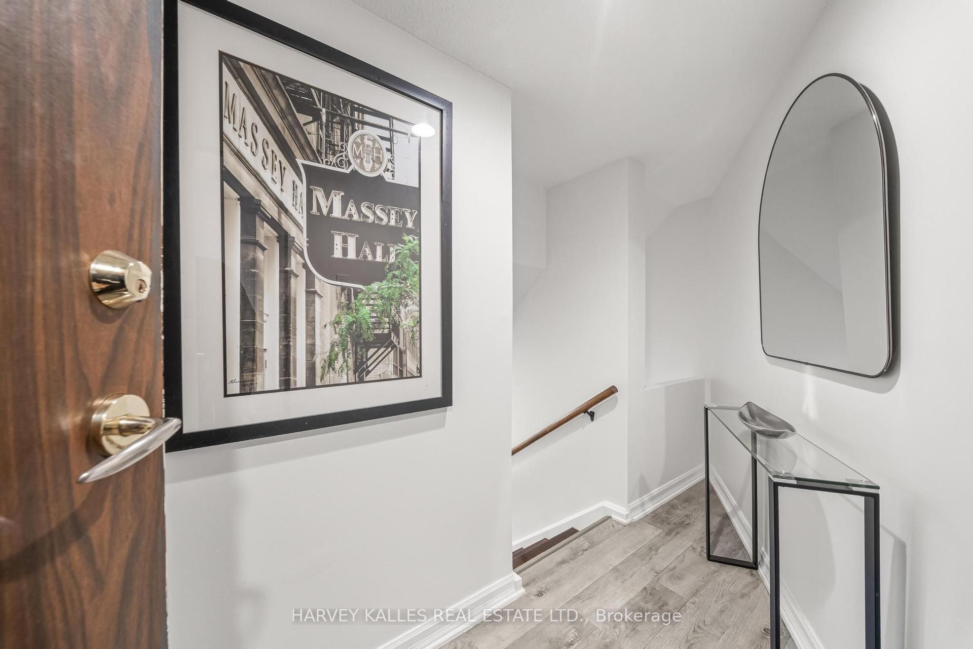 300 Mill Road C32 #C32, Toronto — Condo for sale, photo 1