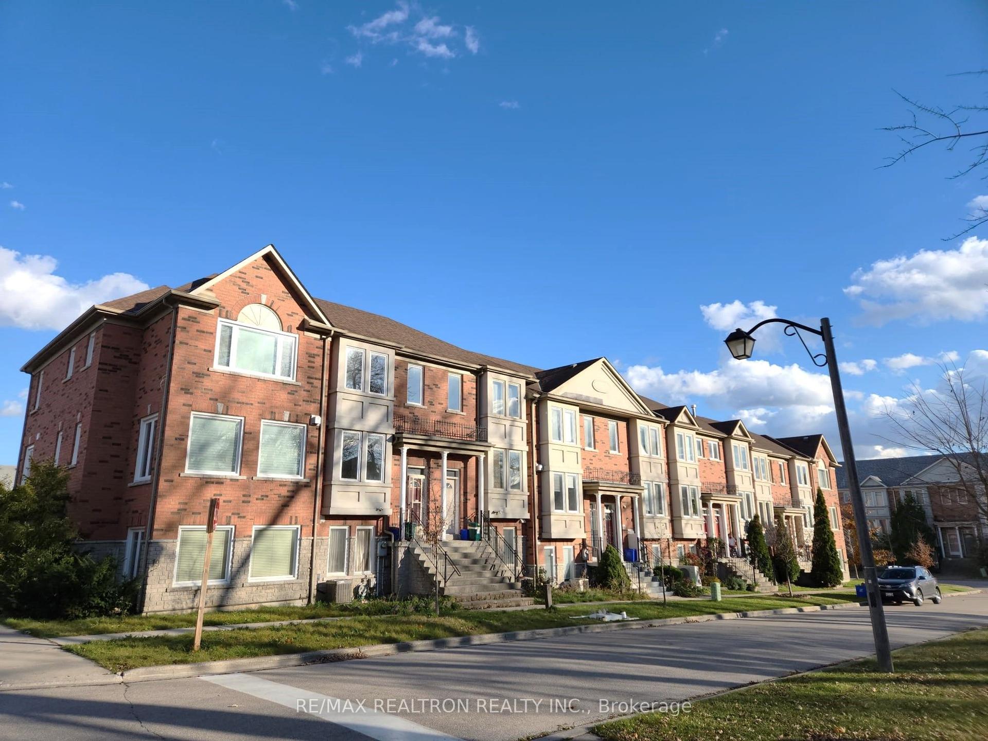 17 Carnation Road, Markham — Townhouse for lease, photo 1