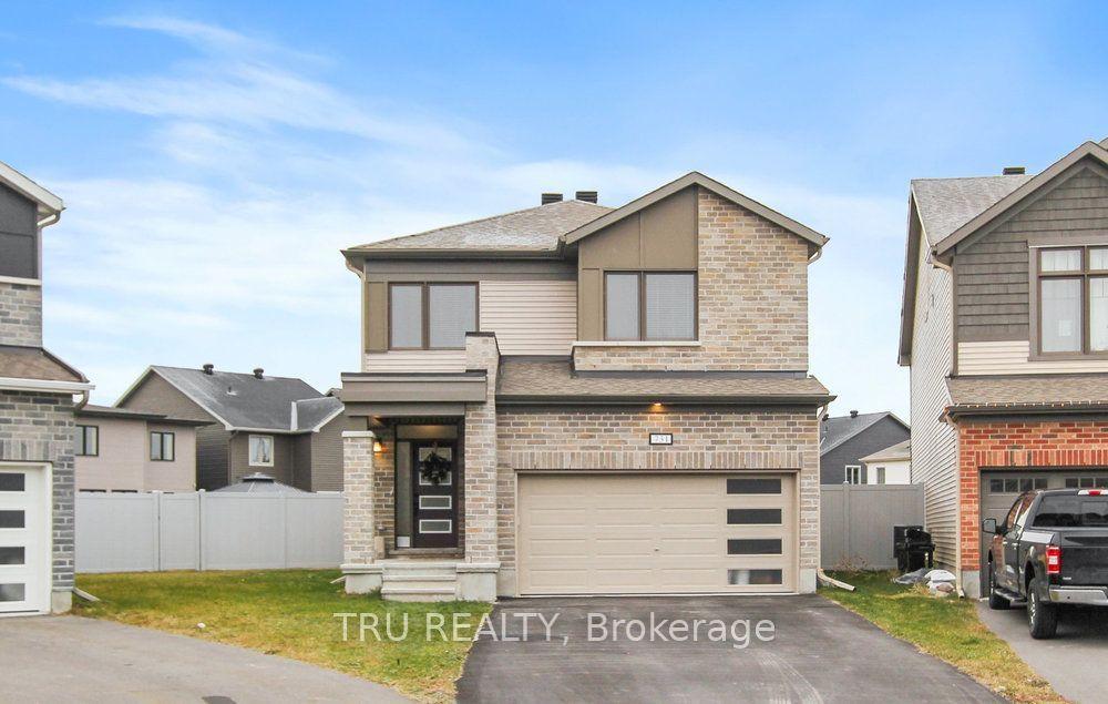 731 Brittanic Road, Kanata — Detached for lease, photo 1