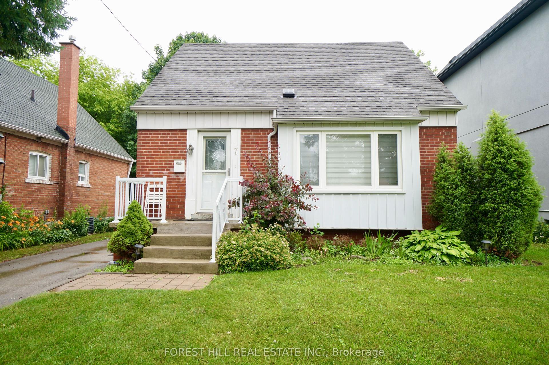 7 Twin Pauls Crescent, Toronto — Detached for lease, photo 1