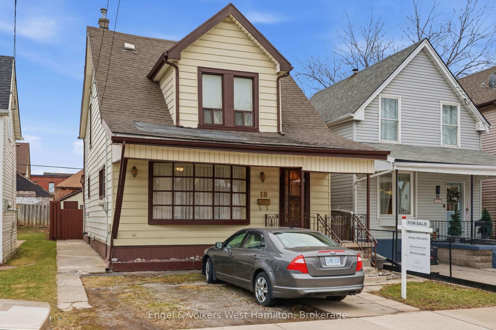 18 Mayflower Avenue — photo 1