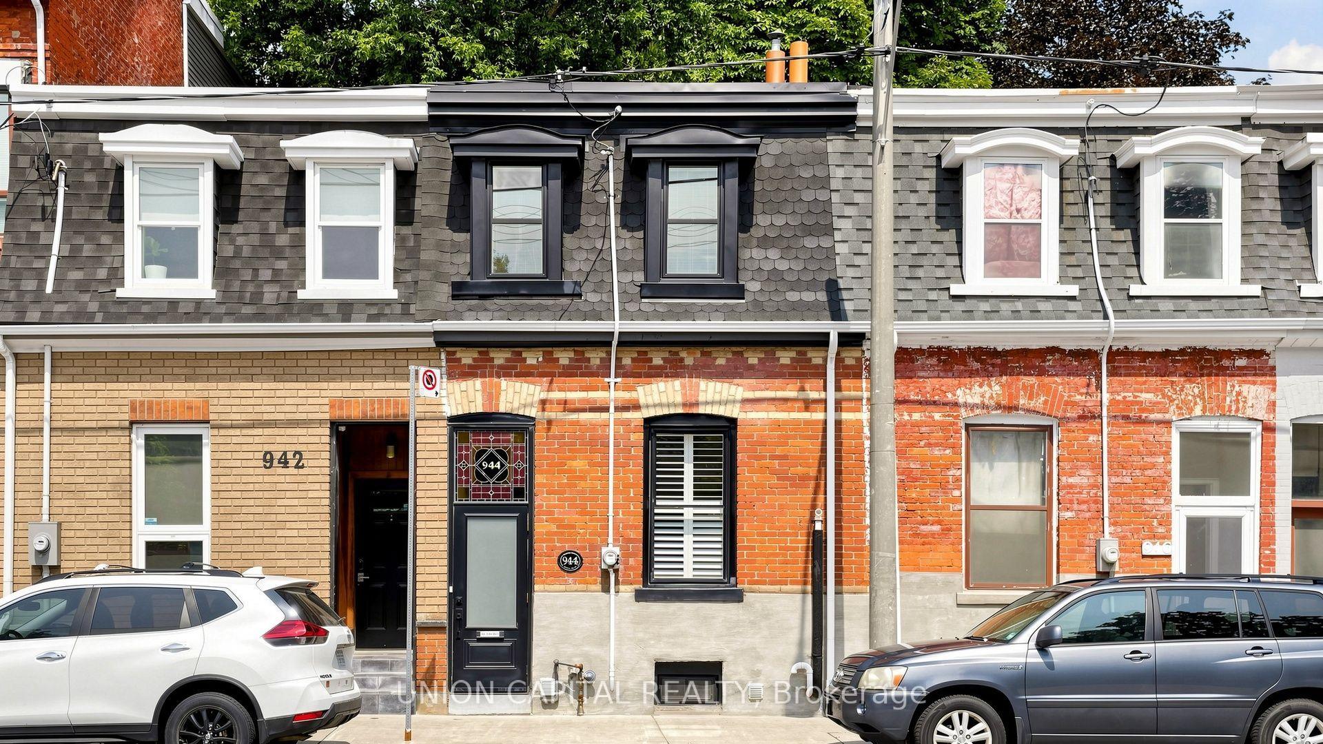 944 Dundas Street E, Toronto — Townhouse for sale, photo 1