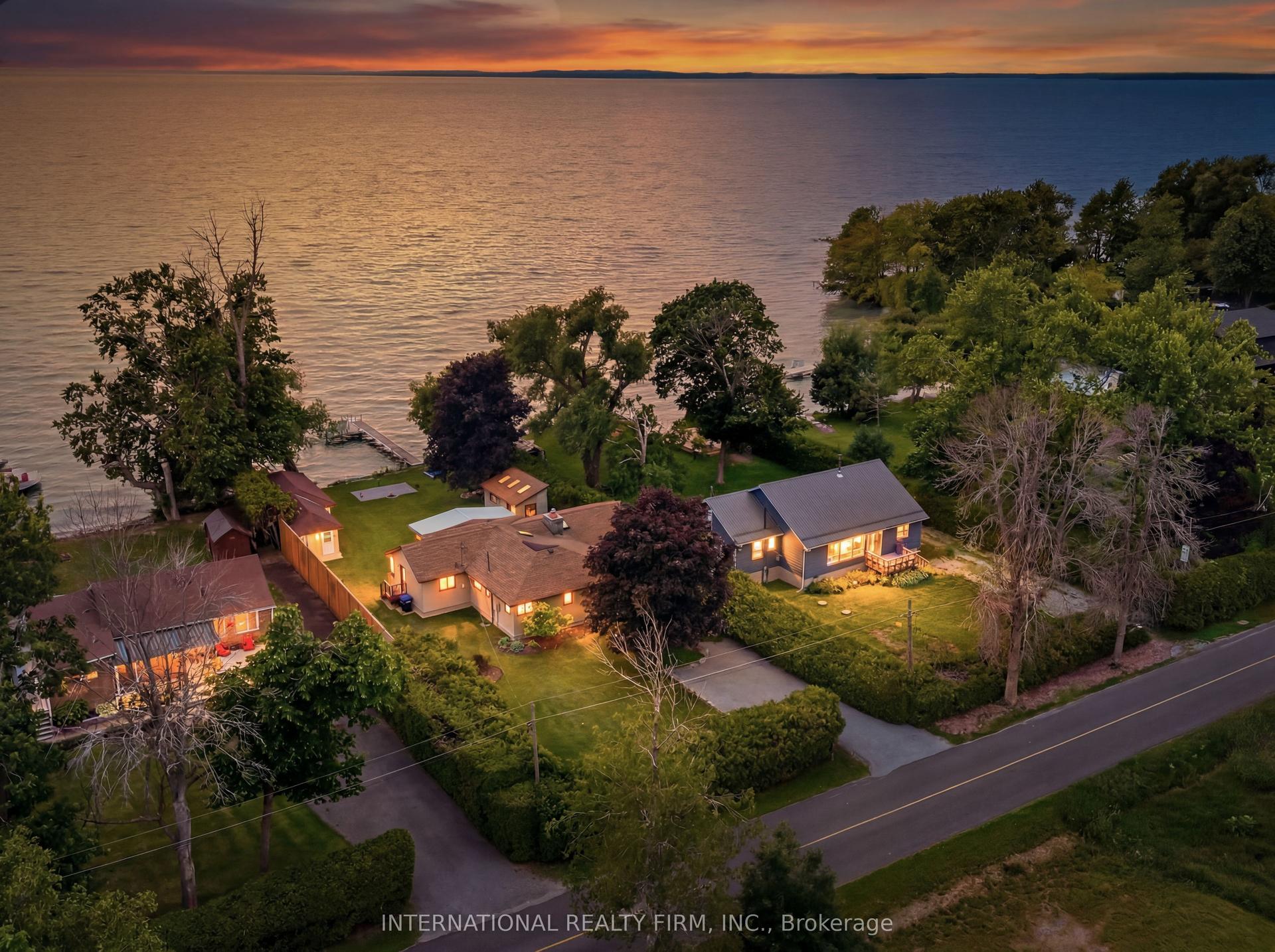 2032 Lakeshore Drive — photo 1