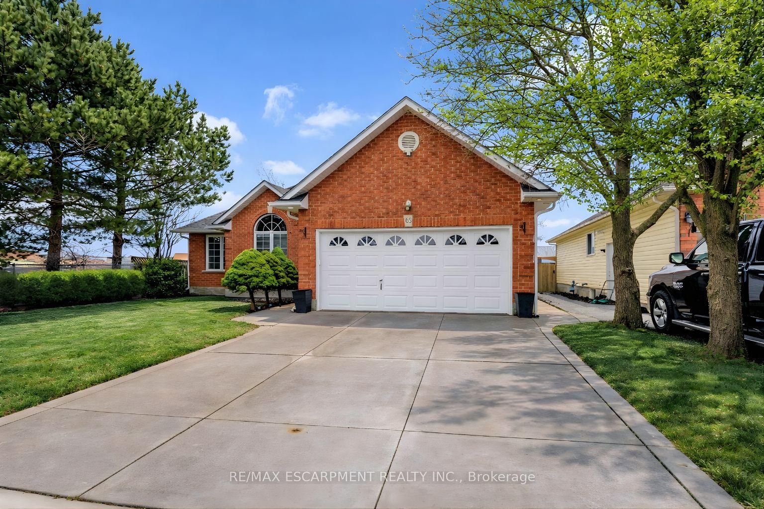 65 Thistlemoor Drive — photo 1