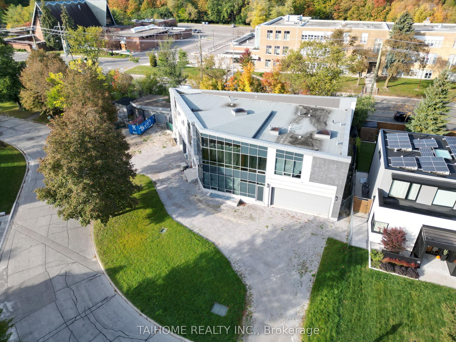 40 Tottenham Road, Toronto — Detached for sale, photo 1