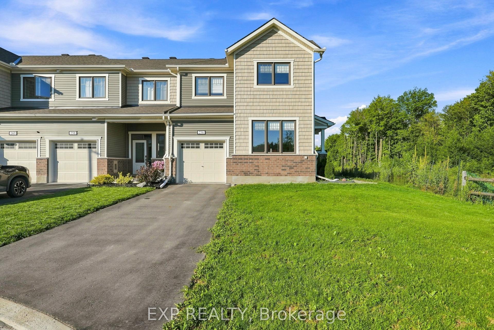 256 Billrian Crescent, Stittsville - Munster - Richmond — Townhouse for sale, photo 1