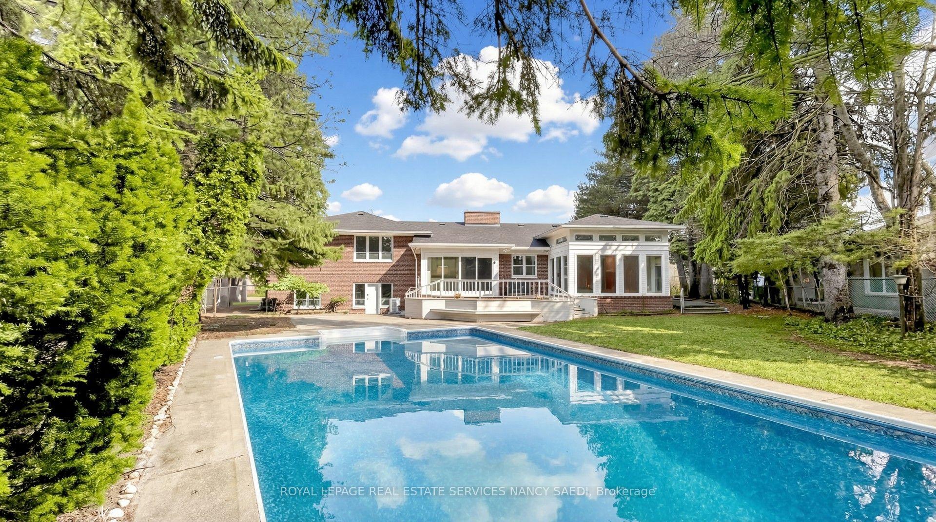 2 Colvestone Road, Toronto — Detached for sale, photo 1