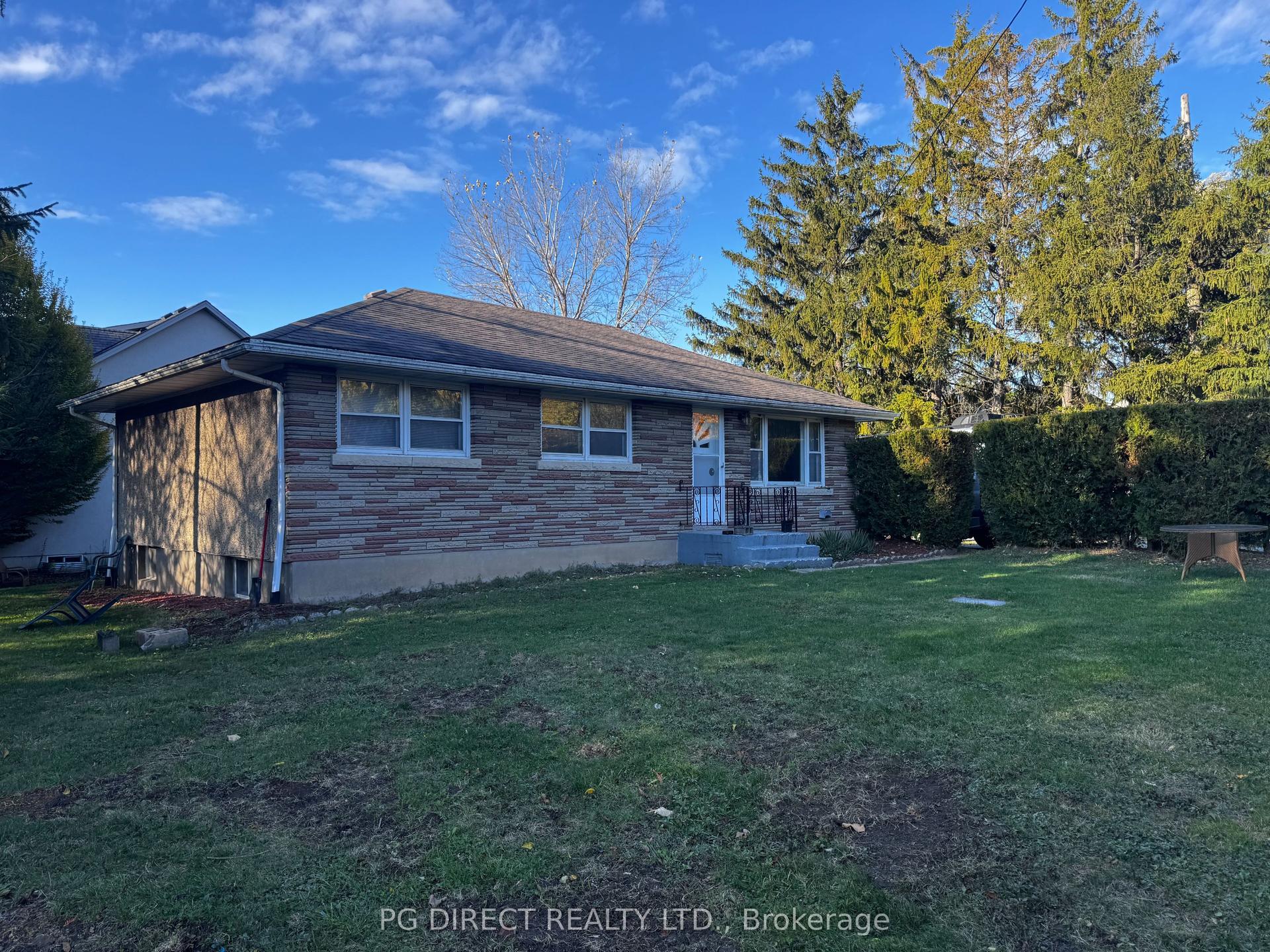 557 Mississagua Street, Niagara-on-the-Lake — Detached for sale, photo 1