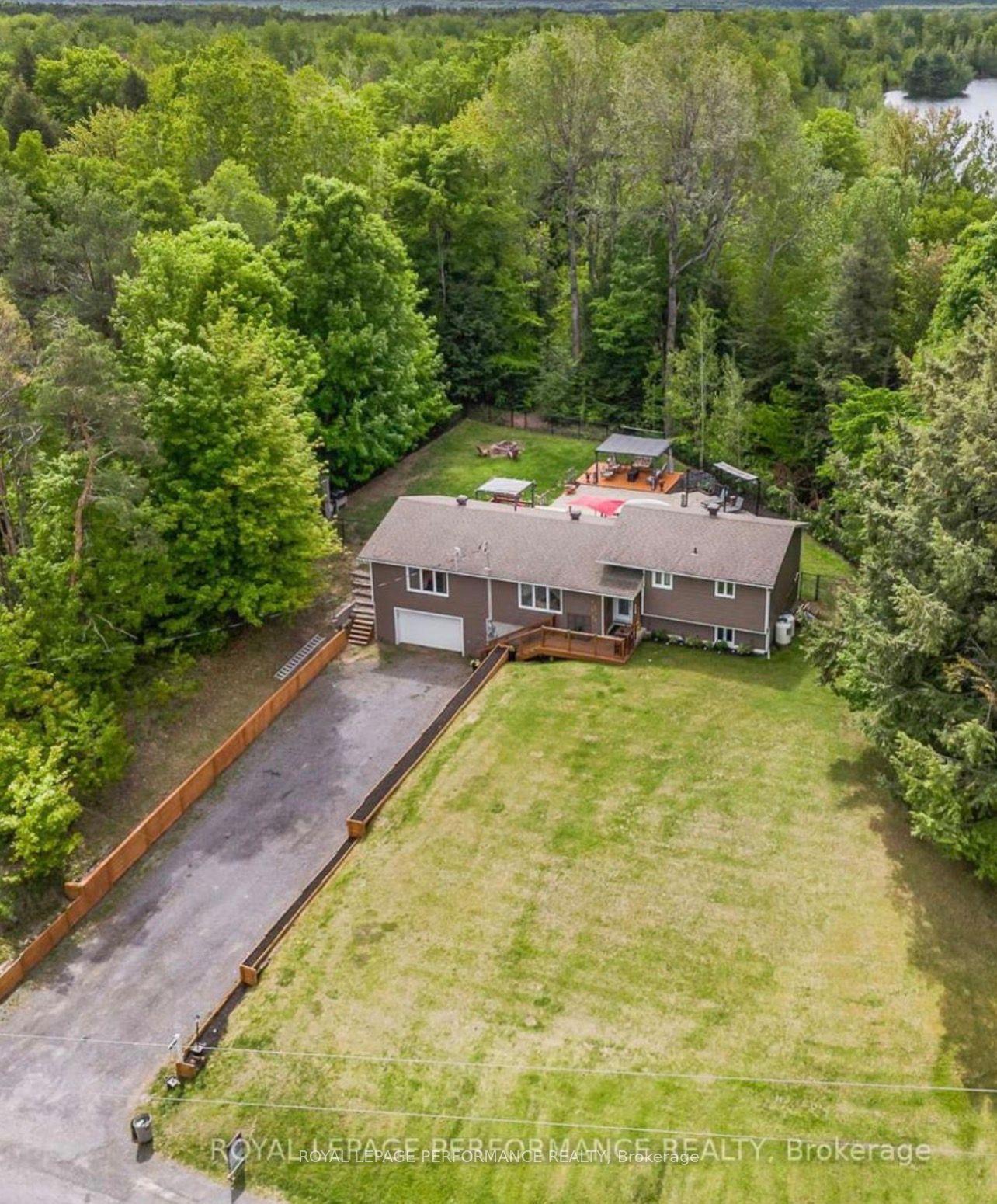 1420 Lacroix Road — photo 1