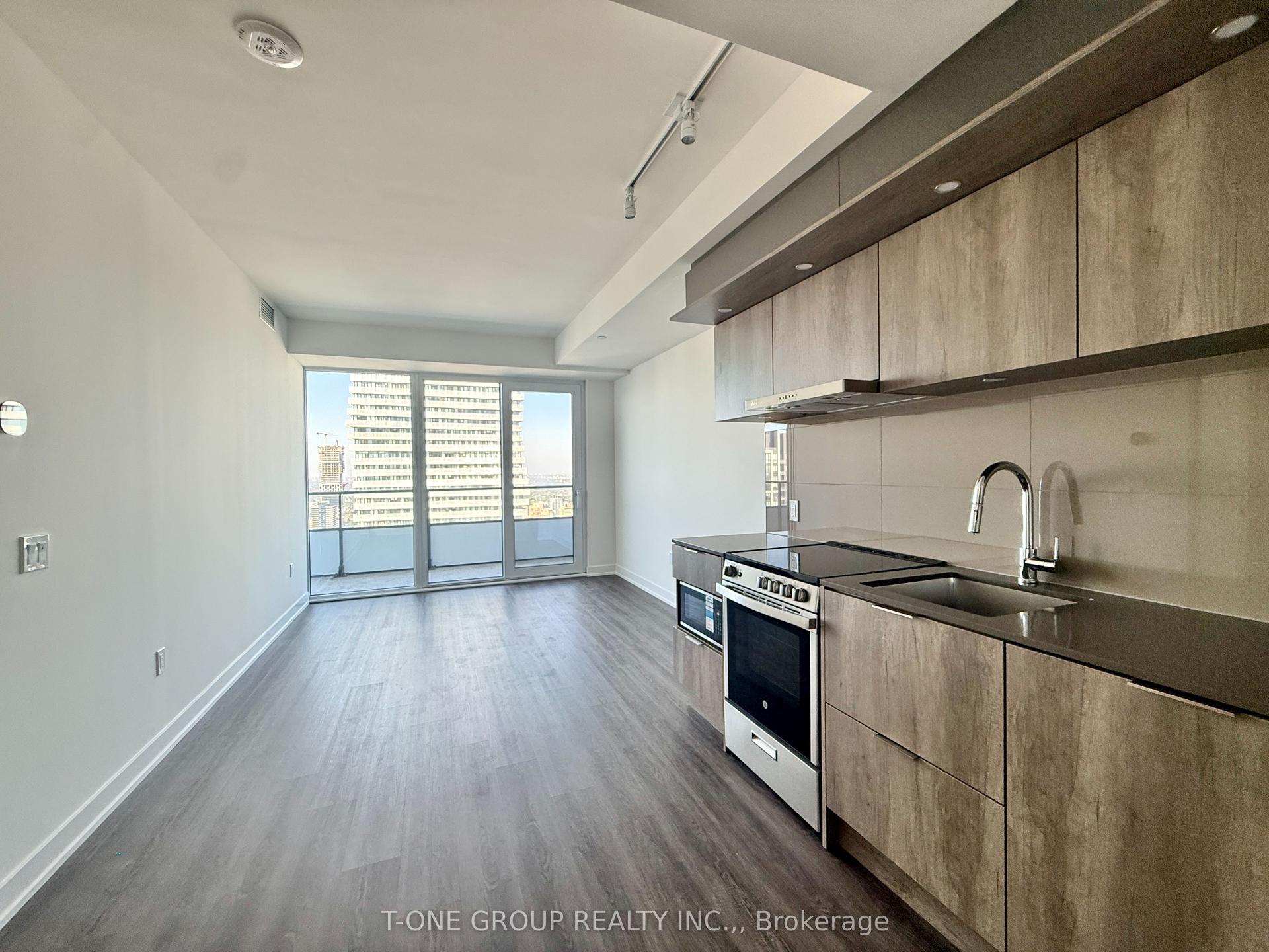 448 Burnhamthorphe Road W 4707 #4707, Mississauga — Condo for lease, photo 1