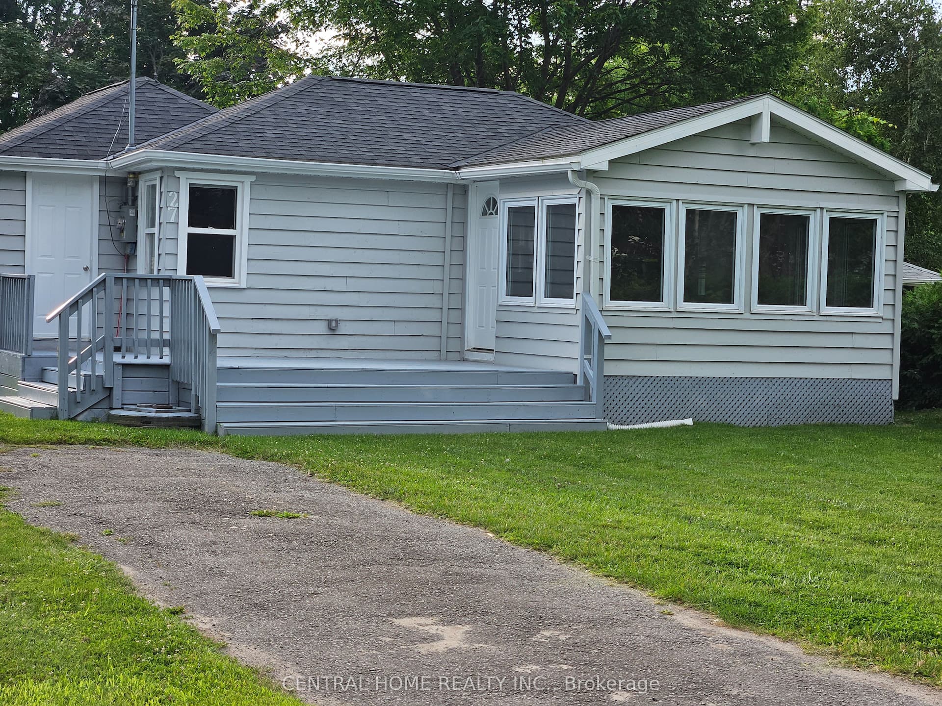 27 Blue Heron Drive — photo 1