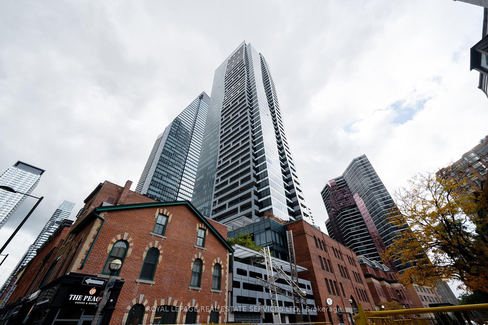 5 St Joseph Street 3704 #3704, Toronto — Condo for sale, photo 1