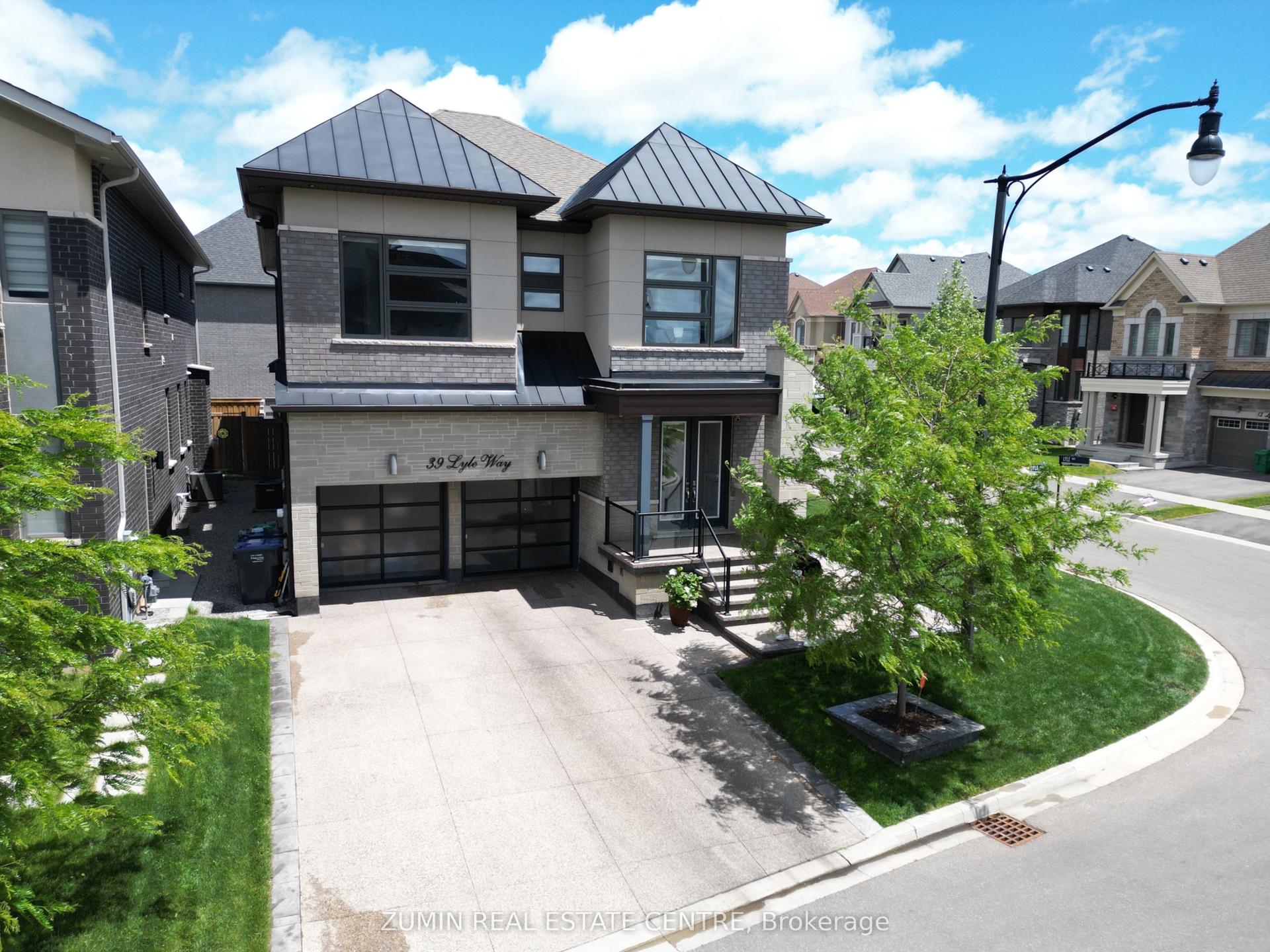 39 Lyle Way — photo 1