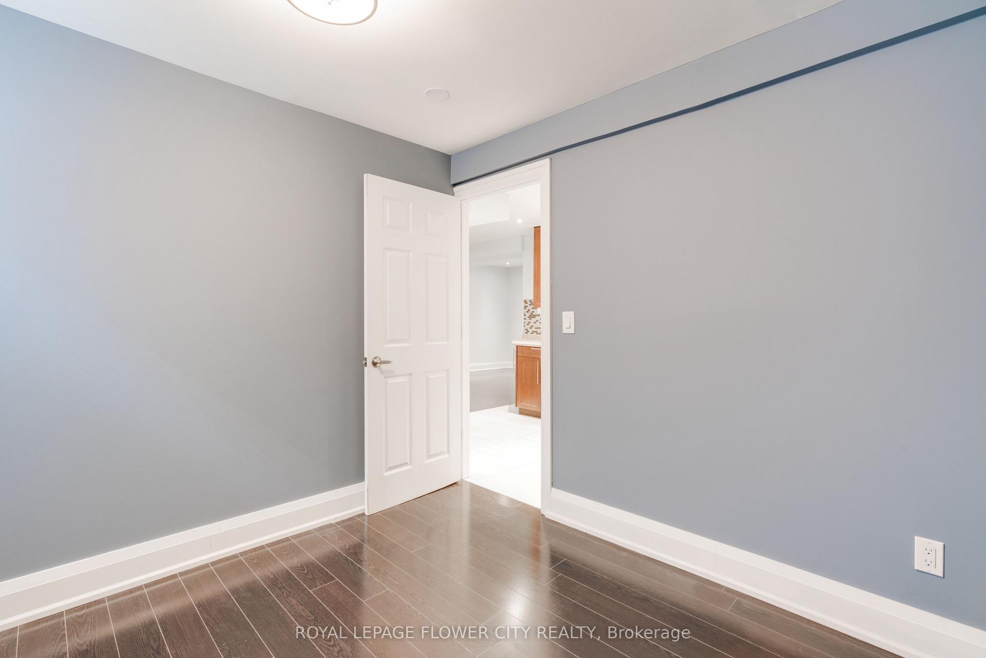 5674 Whitehorn Avenue E, Mississauga — Detached for lease, photo 1
