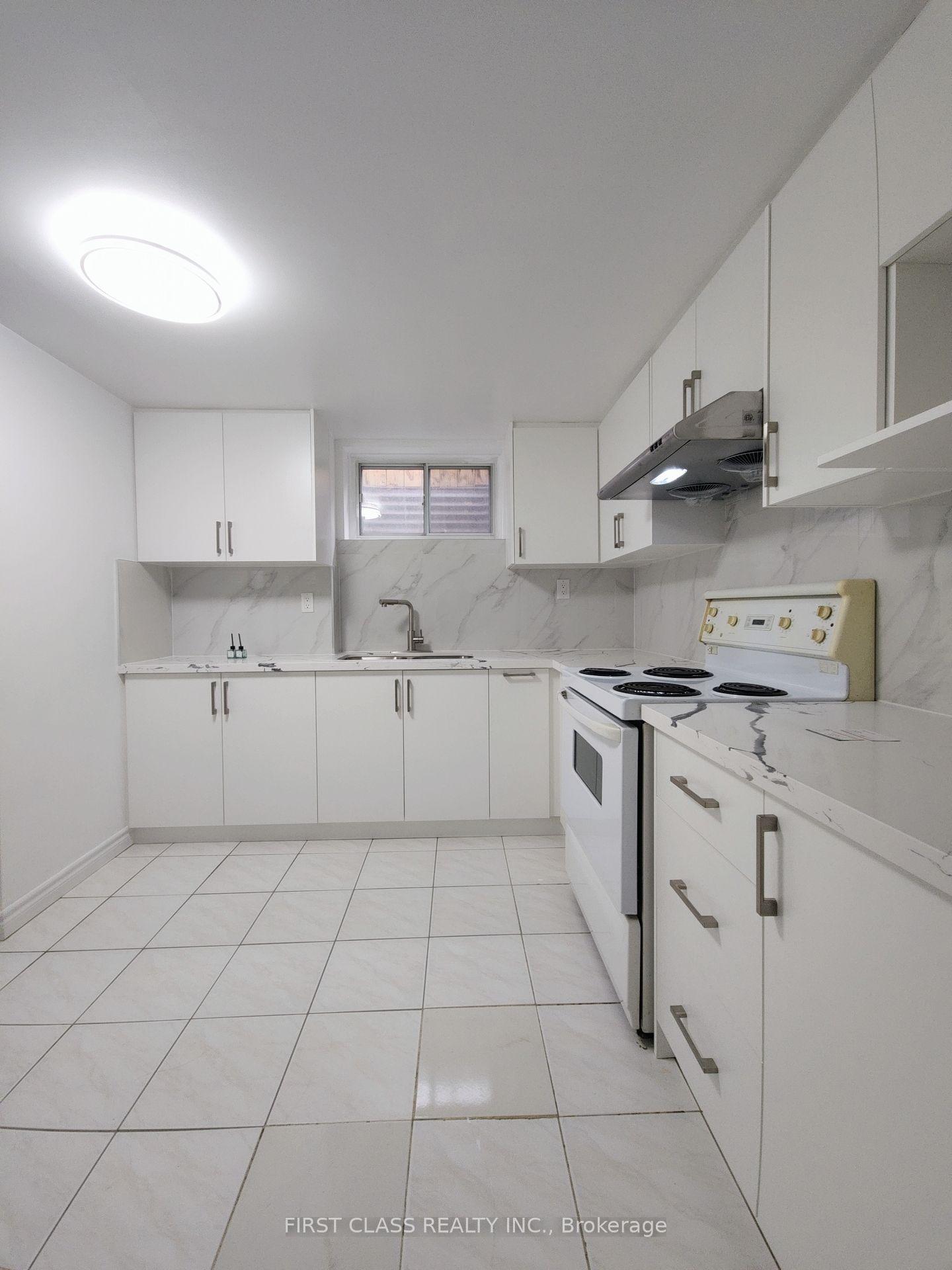 27 Macklingate Court — photo 1