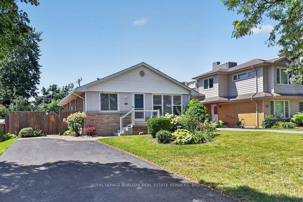 20 Cardinal Drive, Hamilton — Detached for sale, photo 1