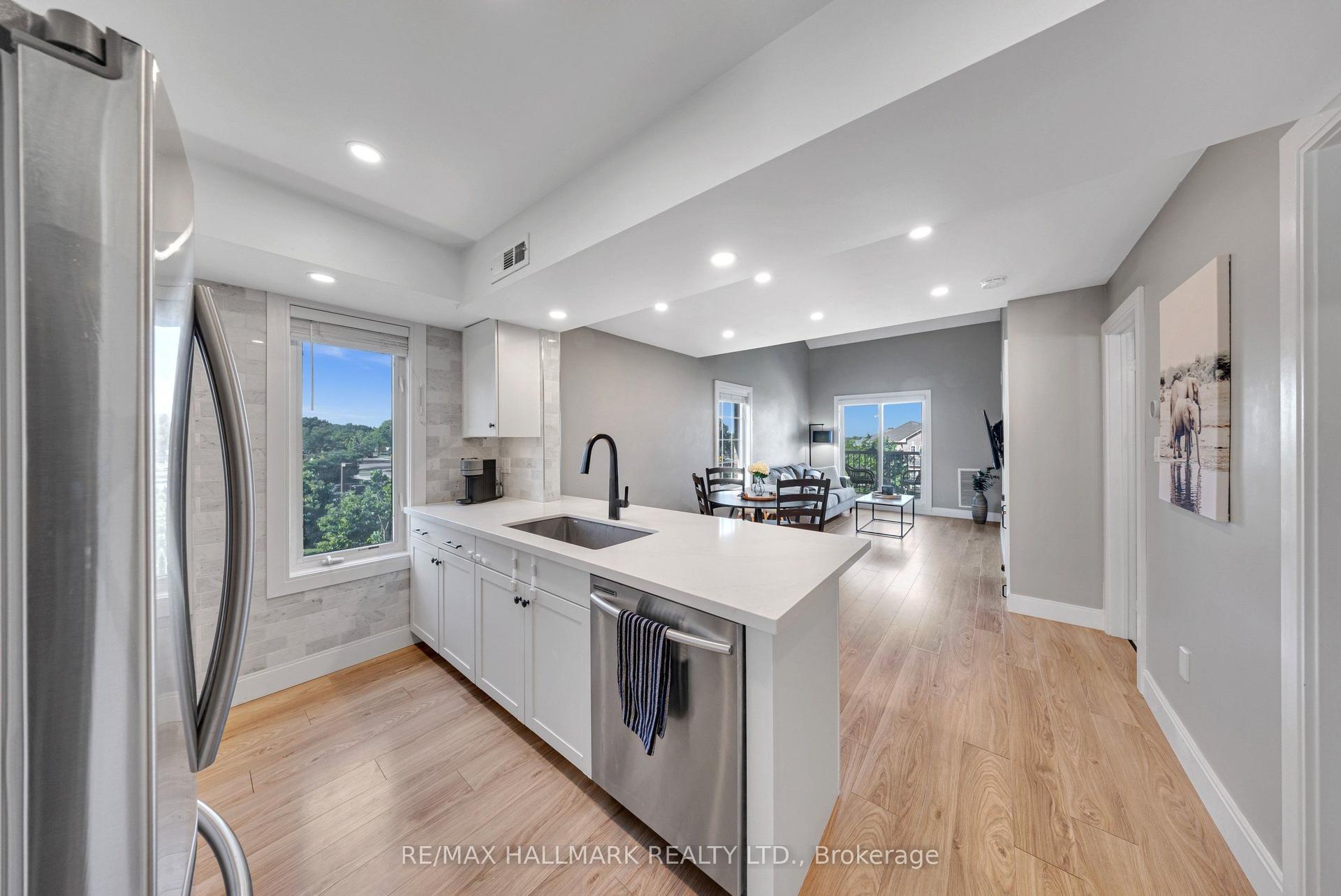 106 Petra Way 3 #3, Whitby — Condo Town for sale, photo 1