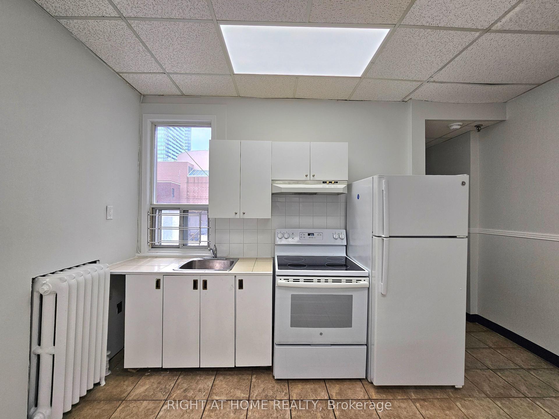 516 Yonge Street 2 #2, Toronto — Multiplex for lease, photo 1