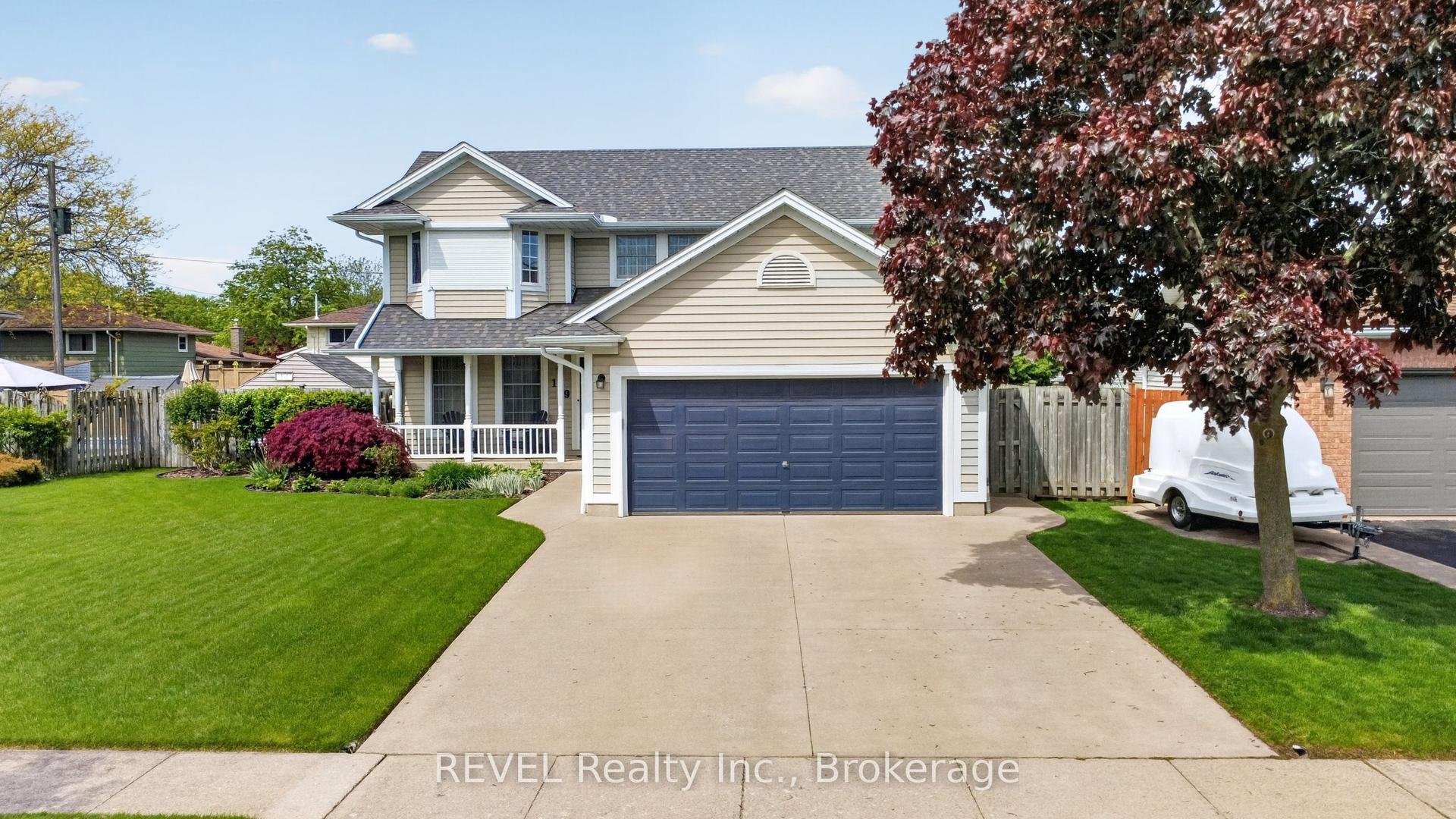 149 Green Pointe Drive — photo 1